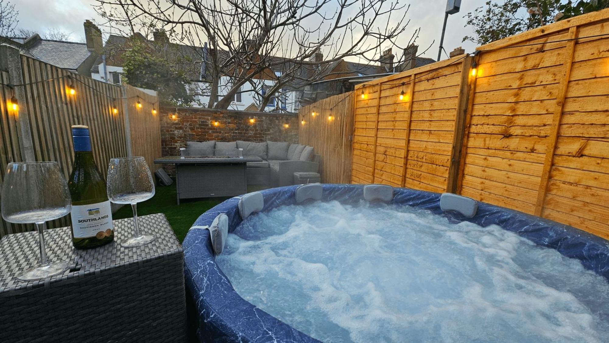 City Centre With Hot Tub - 3 Bed Villa Canterbury Eksteriør bilde